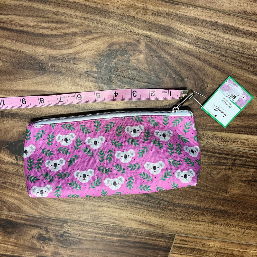 - Danielle Creation Pencil Cosmetics case NWT